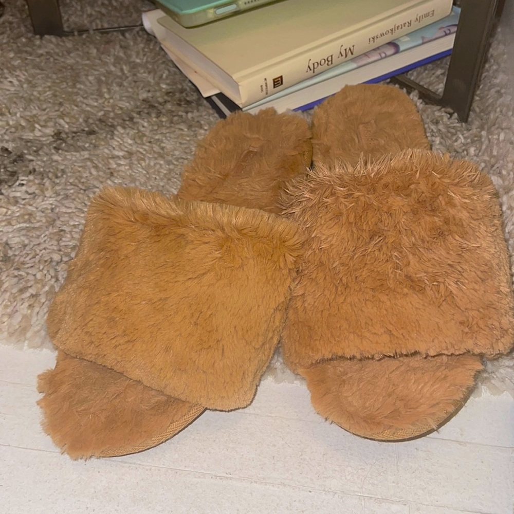 Skims slippers :)